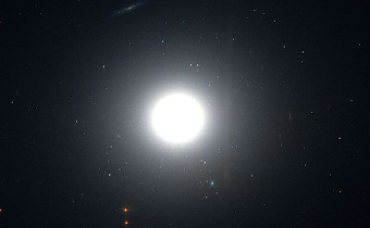 La galaxie elliptique NGC 4552